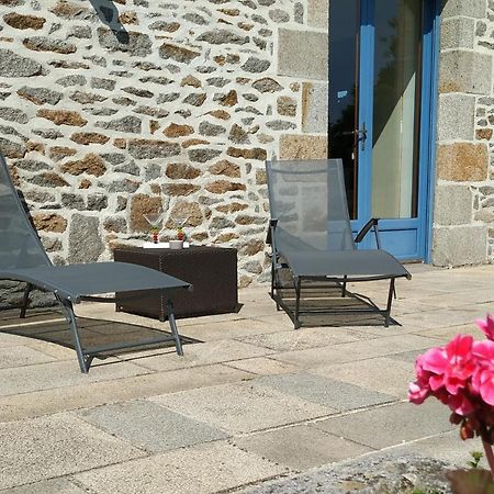 La Maison Bleue Saint-Sauveur-des-Landes Eksteriør billede