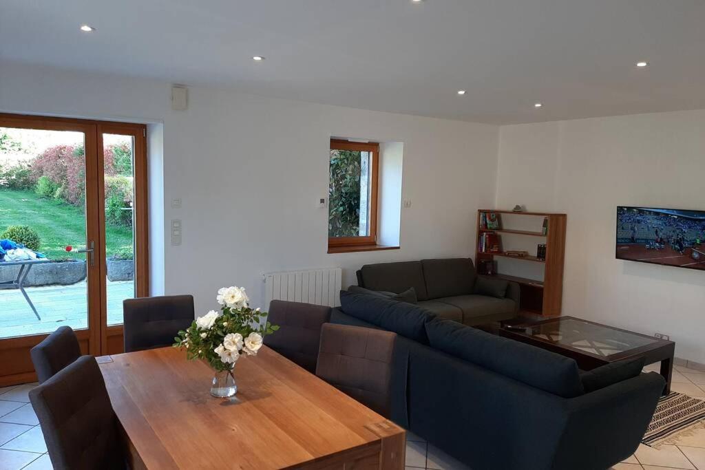 La Maison Bleue Saint-Sauveur-des-Landes Eksteriør billede