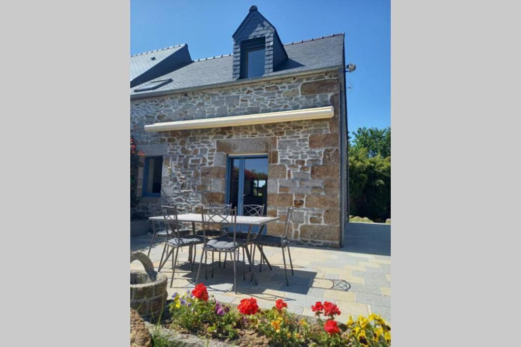 La Maison Bleue Saint-Sauveur-des-Landes Eksteriør billede